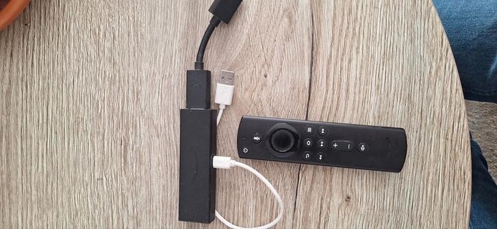 Fire stick tv maakt van je tv een smart tv, Audio, Tv en Foto, Mediaspelers, Zo goed als nieuw, Verzenden