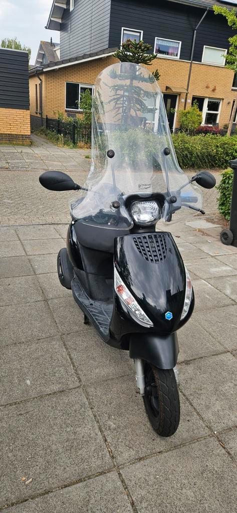 Nette Piaggio zip 4 takt (2018), eerste eigenaar <16.000km, Fietsen en Brommers, Scooters | Piaggio, Gebruikt, Zip, Ophalen