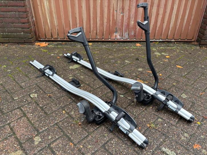 2x Thule ProRide 591 Fietsendrager, Auto diversen, Fietsendragers, Zo goed als nieuw, Dakdrager, 1 fiets, Ophalen