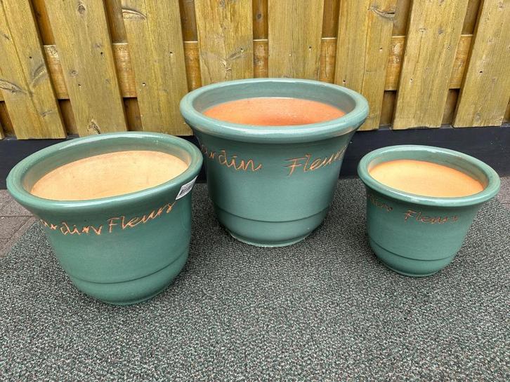 GLOEDNIEUW !! Prachtige Sierlijke Bloempotten; 3 In 1 !!, Tuin en Terras, Bloempotten, Nieuw, Aardewerk, Binnen, Balkon, Tuin
