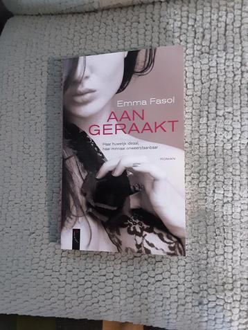 Emmna Fasol-----Aangeraakt beschikbaar voor biedingen