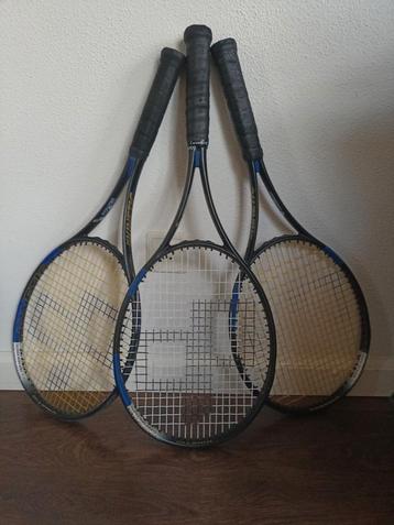 3 identieke Pro Kennex Kinetic ULX tennisrackets beschikbaar voor biedingen