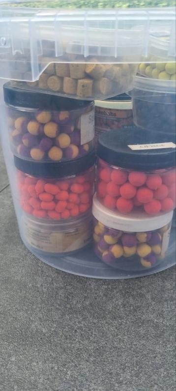 Emmertje met popups, wafters enz..
 beschikbaar voor biedingen