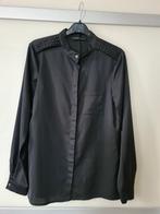Mooie blouse Silvian Heach zwart glanzend.satijn XS 34 S 36, Zwart, Ophalen of Verzenden, Zo goed als nieuw, Silvian Heach