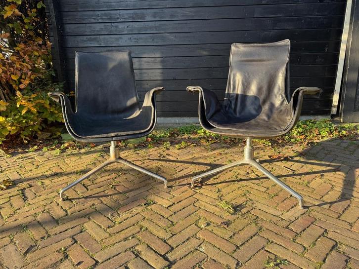 Fabricius Kastholm Bird chairs voor Kill set van 2, Huis en Inrichting, Fauteuils, Gebruikt, Leer, Metaal, 75 tot 100 cm, Ophalen