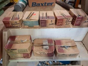 Diverse soorten spijkers in de doos. Zie foto's. beschikbaar voor biedingen