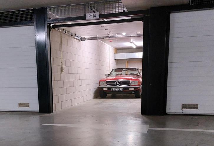 TE HUUR GARAGEBOX, 2 AUTO'S, 10m DIEP, BAARN CENTRUM, VEILIG, Auto diversen, Autostallingen en Garages