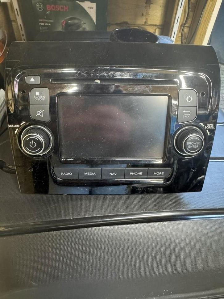 Te koop autoradio/navigatie, Auto diversen, Autoradio's, Zo goed als nieuw, Ophalen of Verzenden