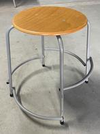 75x Schoolkrukken Stapelbare Krukken, Huis en Inrichting, Krukjes, Ophalen, Gebruikt, X, Hout