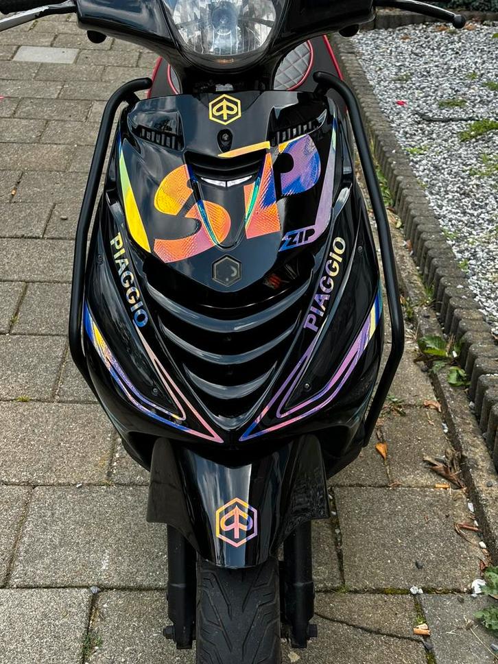 Piaggio Zip, Fietsen en Brommers, Scooters | Piaggio, Zo goed als nieuw, Zip, Maximaal 45 km/u, Benzine, Ophalen