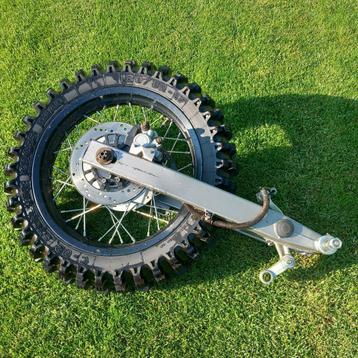 XTZ 660 3YF onderdelen achterwiel achterbrug spaken. beschikbaar voor biedingen