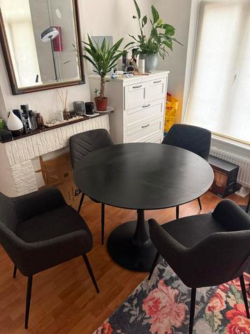 JYSK Eethoek (Tafel + 4 Stoelen) - Zo Goed Als Nieuw! beschikbaar voor biedingen