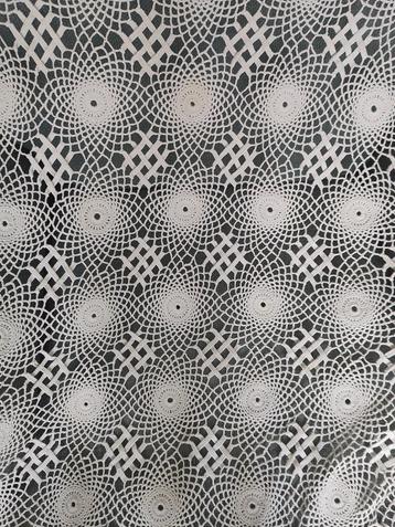 Handgehaakte eenpersoonssprei / foulard, antiek beschikbaar voor biedingen