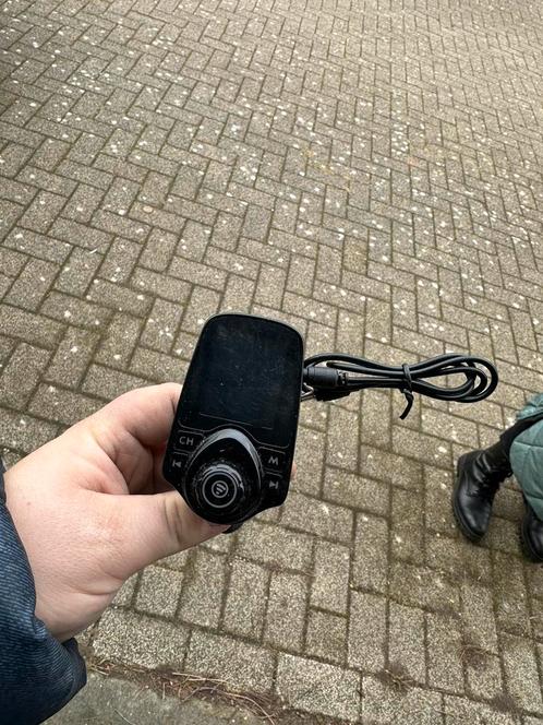 Bluetooth - FM transmitter, Auto diversen, Carkits, Zo goed als nieuw, Ophalen of Verzenden