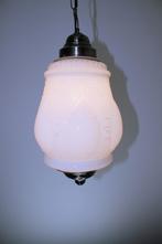 Melkwitte hanglamp met sierlijke motieven, Nieuw, Ophalen of Verzenden, Landelijk, Glas