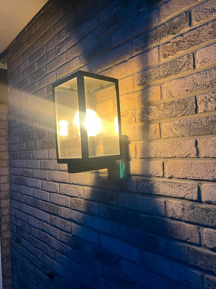 Moderne Wandlamp / Buitenlamp - Zwart, Tuin en Terras, Buitenverlichting, Nieuw, Wandlamp, Staal, Minder dan 50 watt, Netvoeding