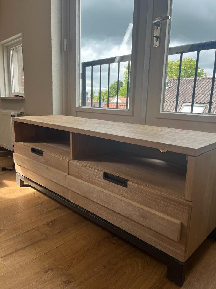 Mooie meubels in set, Huis en Inrichting, Kasten | Dressoirs, Zo goed als nieuw, 100 tot 150 cm, 25 tot 50 cm, Met lade(s), Met plank(en)