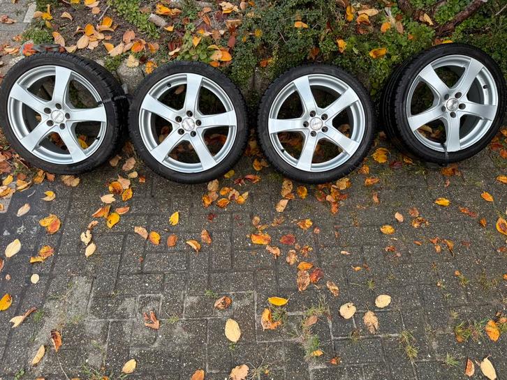 Dezent 17 inch winterset - Pirelli Sottozero, Auto-onderdelen, Banden en Velgen, Banden en Velgen, Winterbanden, 17 inch, 215 mm