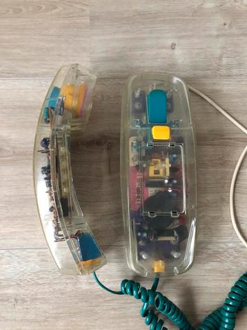 Telefoon 1990 doorzichtig beschikbaar voor biedingen