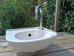 Wit wastafel+kraantje /fonteintje toilet, Doe-het-zelf en Verbouw, Sanitair, Ophalen, Zo goed als nieuw, Steen, Wastafel