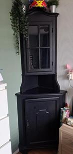 Brocante hoek vitrinekast mat zwart, Huis en Inrichting, Kasten | Buffetkasten, Ophalen, Met deur(en), 200 cm of meer, 50 tot 100 cm