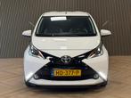 Toyota Aygo 1.0 VVT-i x-play NAP CAMERA CRUISE CONTROL APPLE, Auto's, Toyota, Voorwielaandrijving, Euro 5, Met garantie (alle)