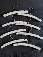 8 witte baby kleerhangers, Ophalen of Verzenden, Zo goed als nieuw