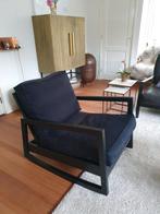 Comfortabele fauteuil. Zwart houten frame zit en rug kussen, Gebruikt, Ophalen