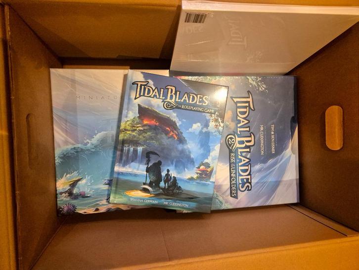 Tidal Blades 2: Rise of the Unfolders Deluxe + RPG Boek, Hobby en Vrije tijd, Gezelschapsspellen | Bordspellen, Nieuw, Een of twee spelers