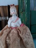 Antieke porseleinen halfdoll speldenkussen, Antiek en Kunst, Ophalen of Verzenden