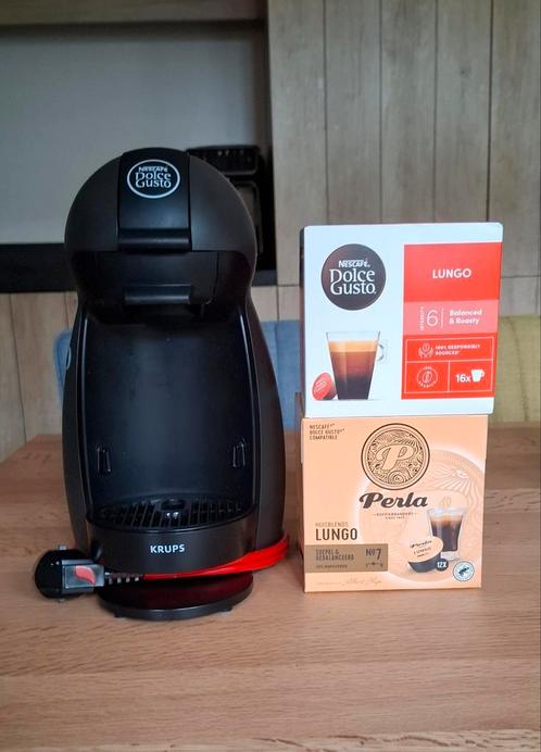 Nescafe Dolce Gusto met koffie capsules, Witgoed en Apparatuur, Koffiezetapparaten, Zo goed als nieuw, Koffiepads en cups, Koffiemachine