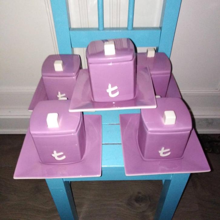 Theekopjes lila handmade uit Sri Lanka 4 stuks, Huis en Inrichting, Keuken | Servies, Zo goed als nieuw, Kop(pen) en/of Schotel(s)