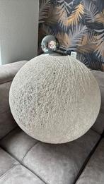 Mooie grote ronde beige hanglamp, Huis en Inrichting, Lampen | Hanglampen, Ophalen, Zo goed als nieuw, 75 cm of meer