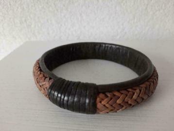  Armband beschikbaar voor biedingen