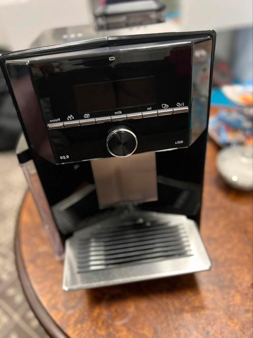 Siemens EQ 9-S300, Witgoed en Apparatuur, Koffiezetapparaten, Zo goed als nieuw, Gemalen koffie, Koffiebonen, Koffiemachine, 10 kopjes of meer