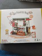 Rolife DIY Miniatuur Poppenhuis bouwpakketIce cream station, Ophalen of Verzenden, Nieuw, Poppenhuis