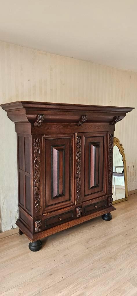 Antieke Kast - 185x180cm, Antiek en Kunst, Antiek | Meubels | Kasten, Ophalen of Verzenden