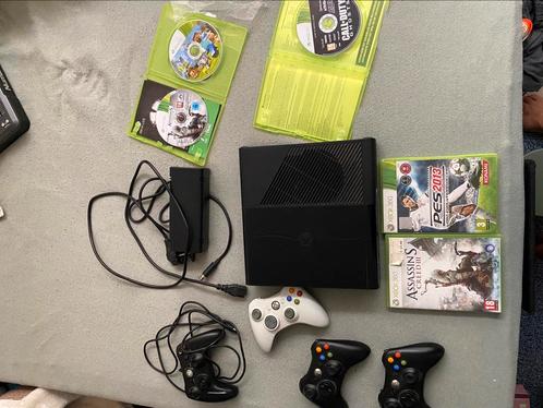 Xbox 360 met 3 controllers en 6 games - werkt goed, Spelcomputers en Games, Games | Xbox 360, 3 spelers of meer, Vanaf 3 jaar