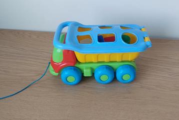 Leuke Speelgoed Auto met Vormen beschikbaar voor biedingen