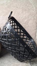 Ijzeren mand,gietijzer,sober,robuust,Hoffz wonen, Ophalen of Verzenden, Rond, Riet