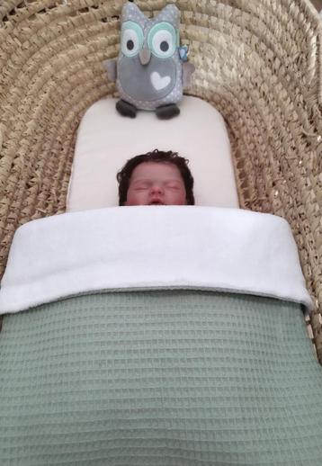 Wiegdekens oudgroen , per stuk 26 euro beschikbaar voor biedingen