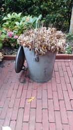 Oude zinken vuilnisbak, Ophalen, Gebruikt