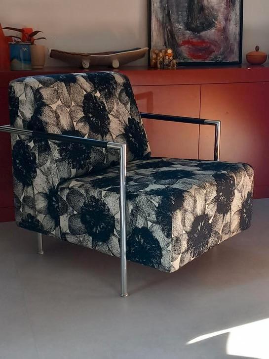 Design fauteuil, Huis en Inrichting, Fauteuils, Zo goed als nieuw, Stof, 50 tot 75 cm, 75 tot 100 cm, Ophalen
