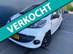 Peugeot 107 1.0-12V XR / APK / DAK / SPORT STOEL / VEEL OPTI, Auto's, Peugeot, Voorwielaandrijving, Airbags, Gebruikt, 4 stoelen