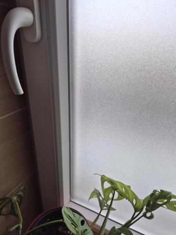 Raamfolie Mat – Zelfklevend – Privacyfolie 120x92cm beschikbaar voor biedingen