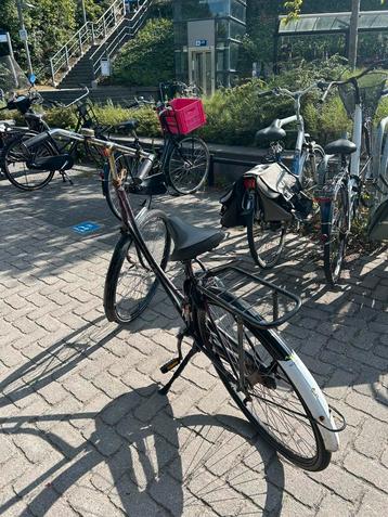 Zwarte Omafiets beschikbaar voor biedingen