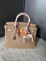 Leather bag size 30cm, Sieraden, Tassen en Uiterlijk, Tassen | Damestassen, Ophalen of Verzenden, Nieuw, Schoudertasje