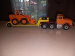 Nette daf torpedo met dieplader en als lading een hanomag, Hobby en Vrije tijd, Modelauto's | 1:50, Verzenden, Zo goed als nieuw