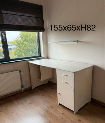 Vintage Bureau - Witgeverfd Hout beschikbaar voor biedingen