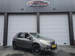 Peugeot 2008 1.2 PureTech Urban Cross, Voorwielaandrijving, Gebruikt, 1270 kg, Leder en Stof